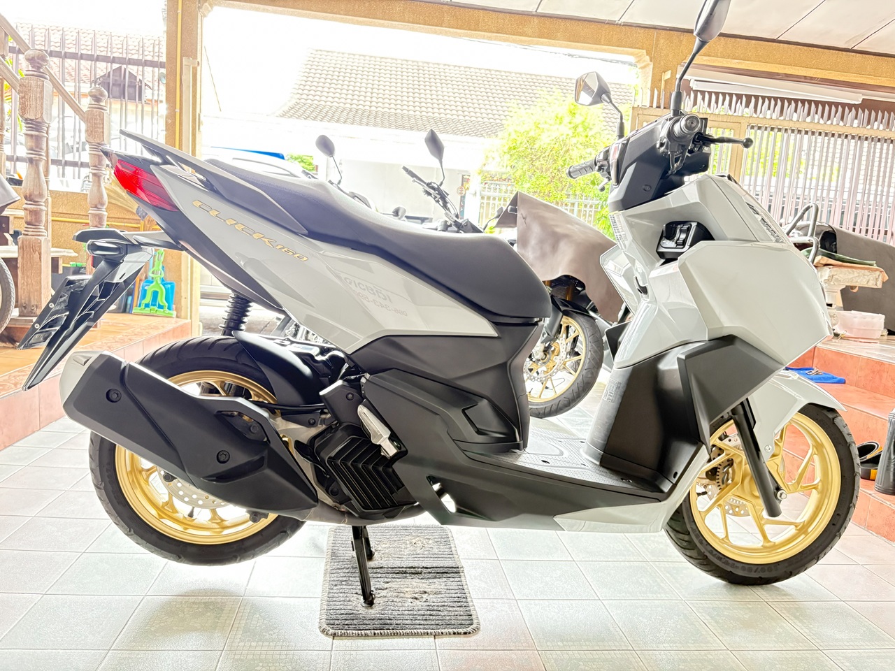 Honda Click160i ABS เทา-ดำ2 (5)