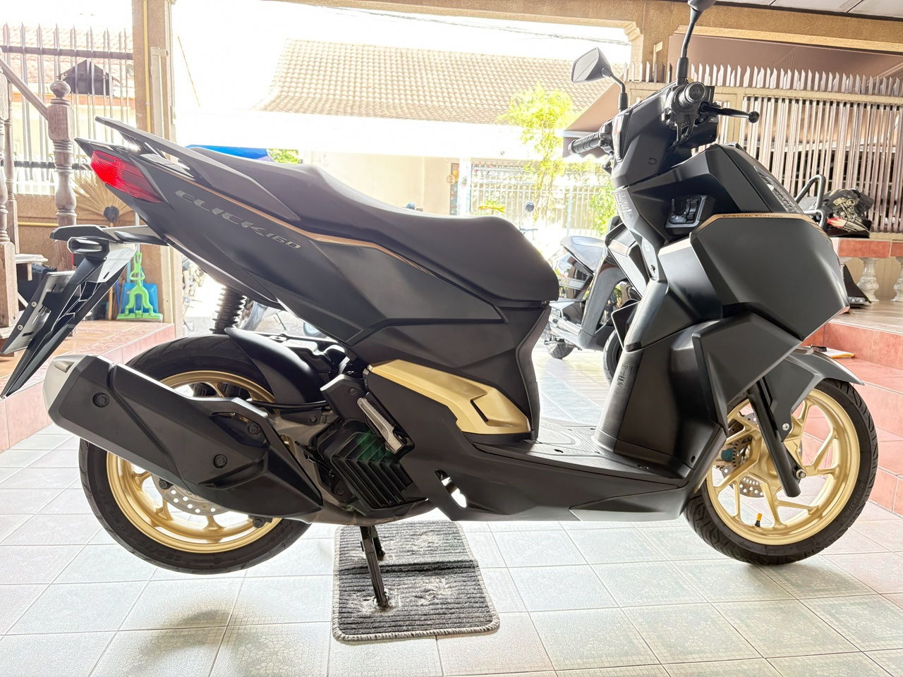 Honda Click160i ABS ดำ-น้ำตาล (5)