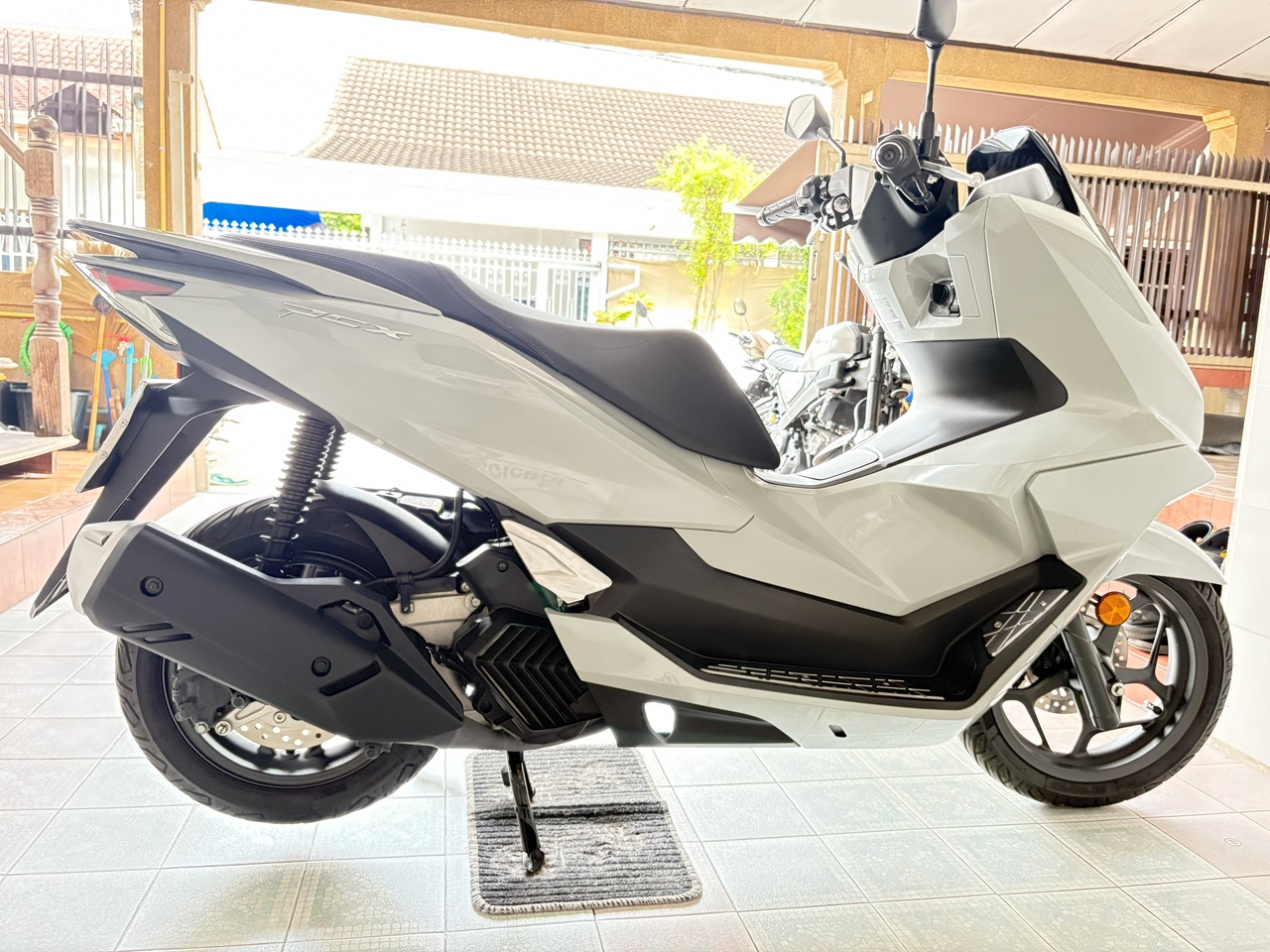 Honda PCX160 ABS เทา-ดำ2 (5)