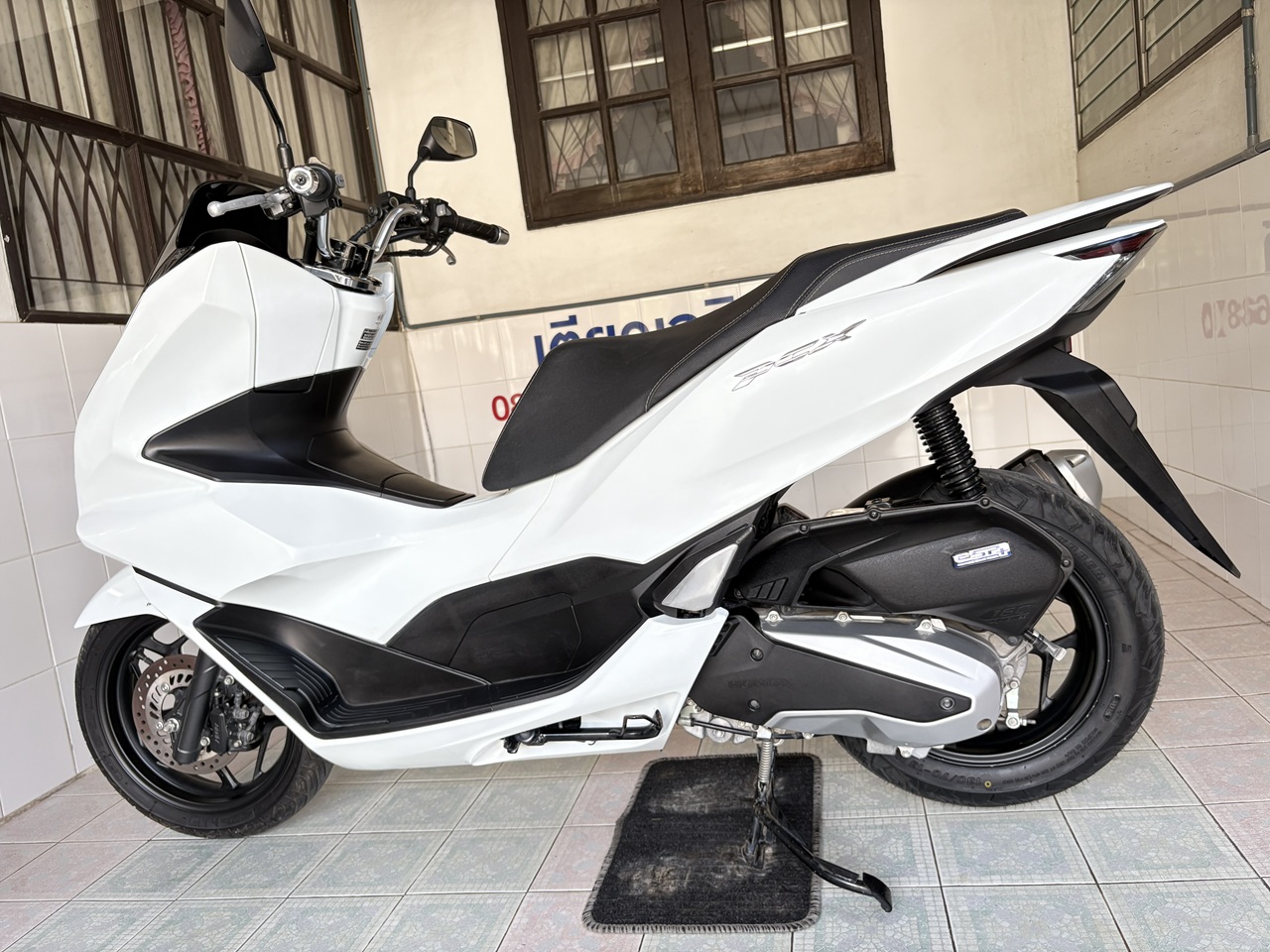 Honda PCX160 ขาว-ดำ5 (6)