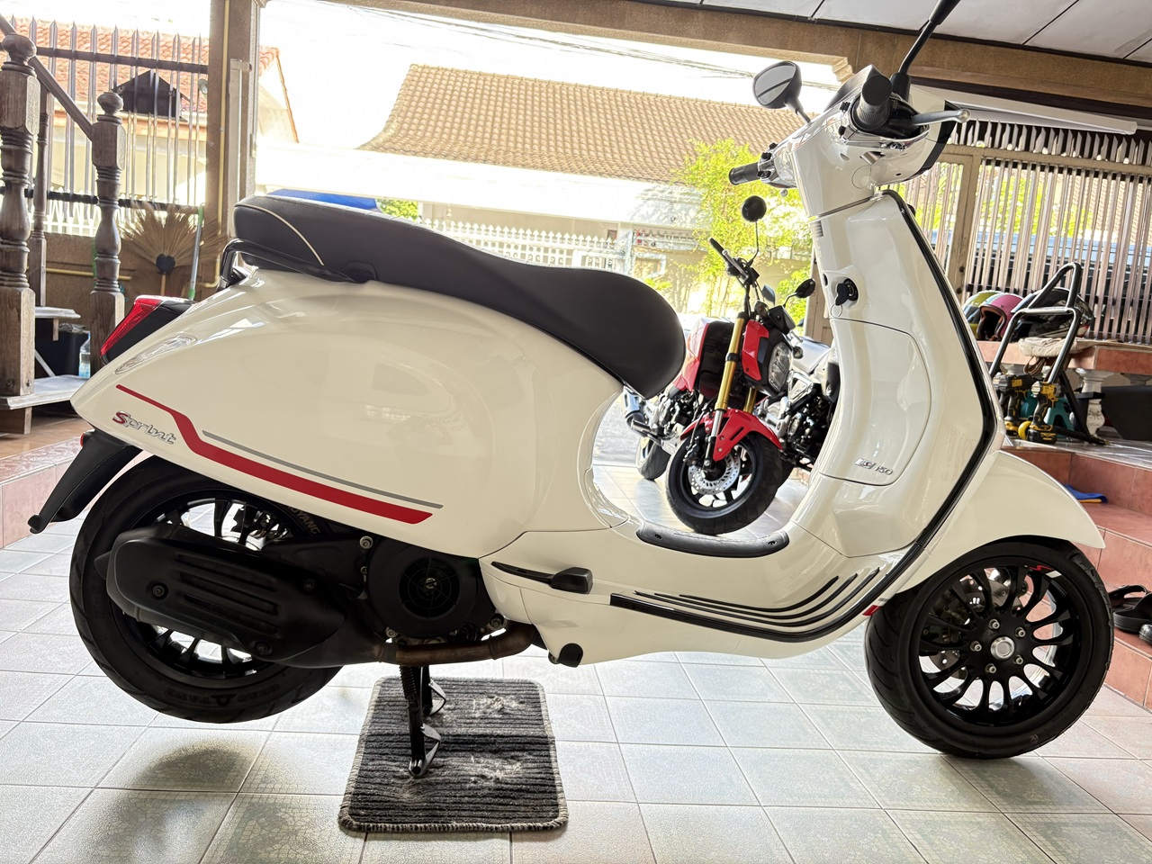 Vespa Sprint150 ABS ขาว3 (5)