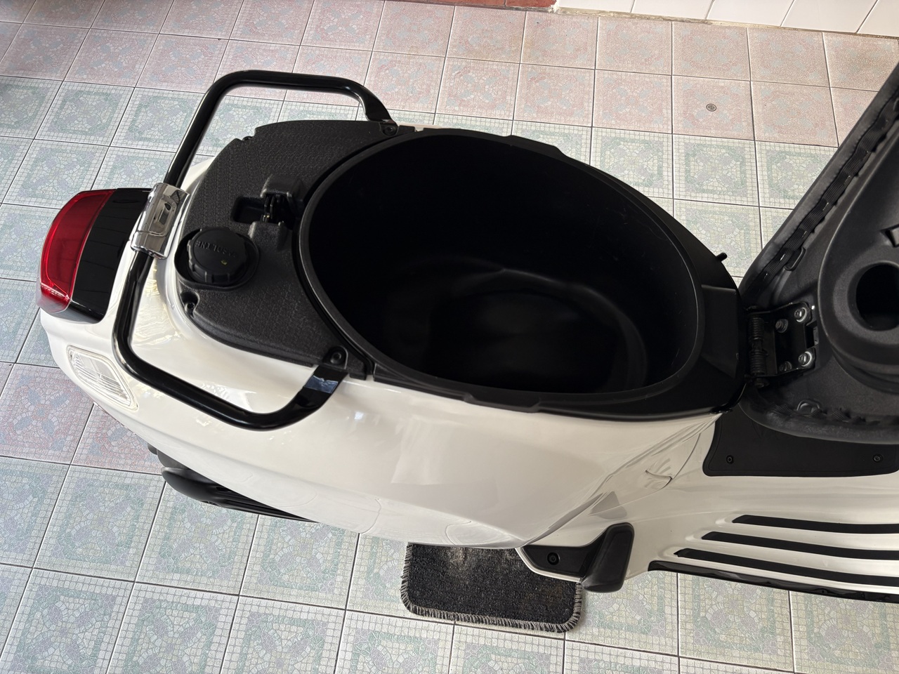 Vespa Sprint150 ABS ขาว3 (8)