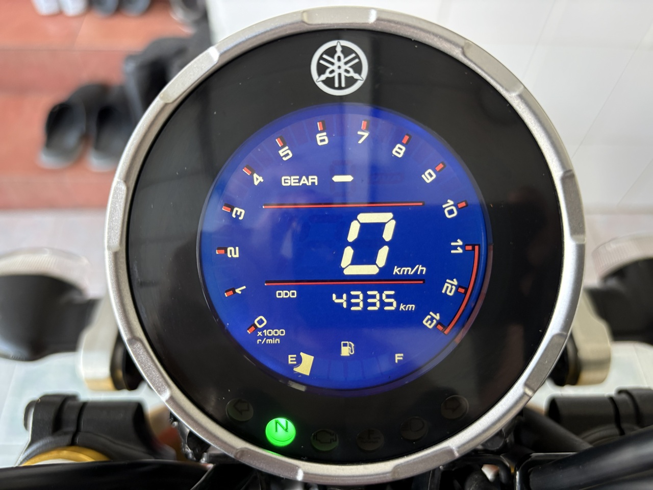 Yamaha XSR155 ขาว-แดง3 (4)