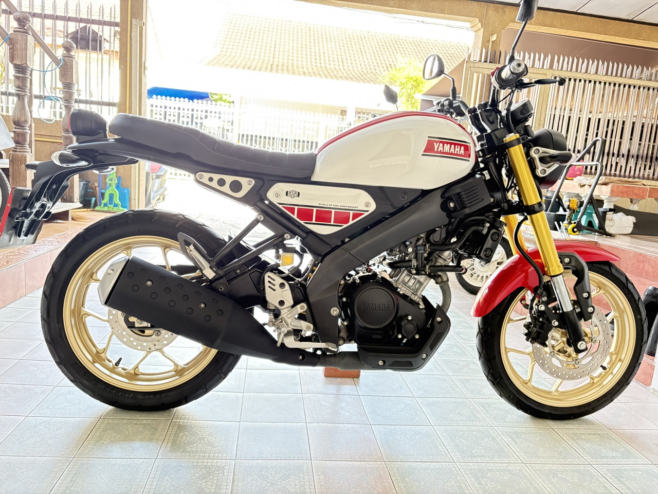 Yamaha XSR155 ขาว-แดง3 (5)