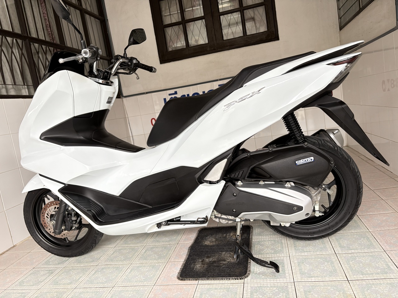 Honda PCX160 ขาว-ดำ6 (6)