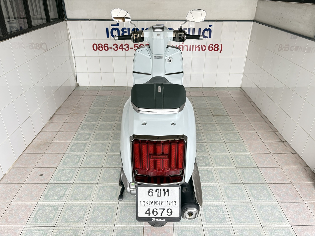 Lambretta X300 ขาว4 (7)