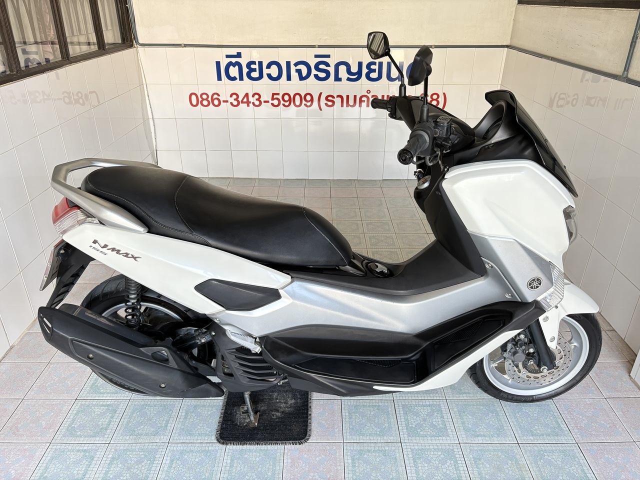 Yamaha N-Max ขาว3 (2)