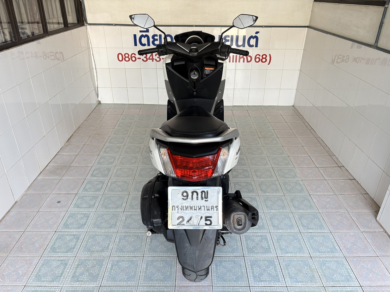 Yamaha N-Max ขาว3 (7)
