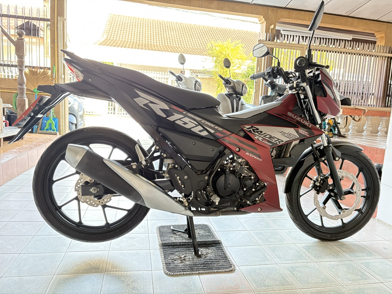 Suzuki Raider150 แดง-ดำ (5)