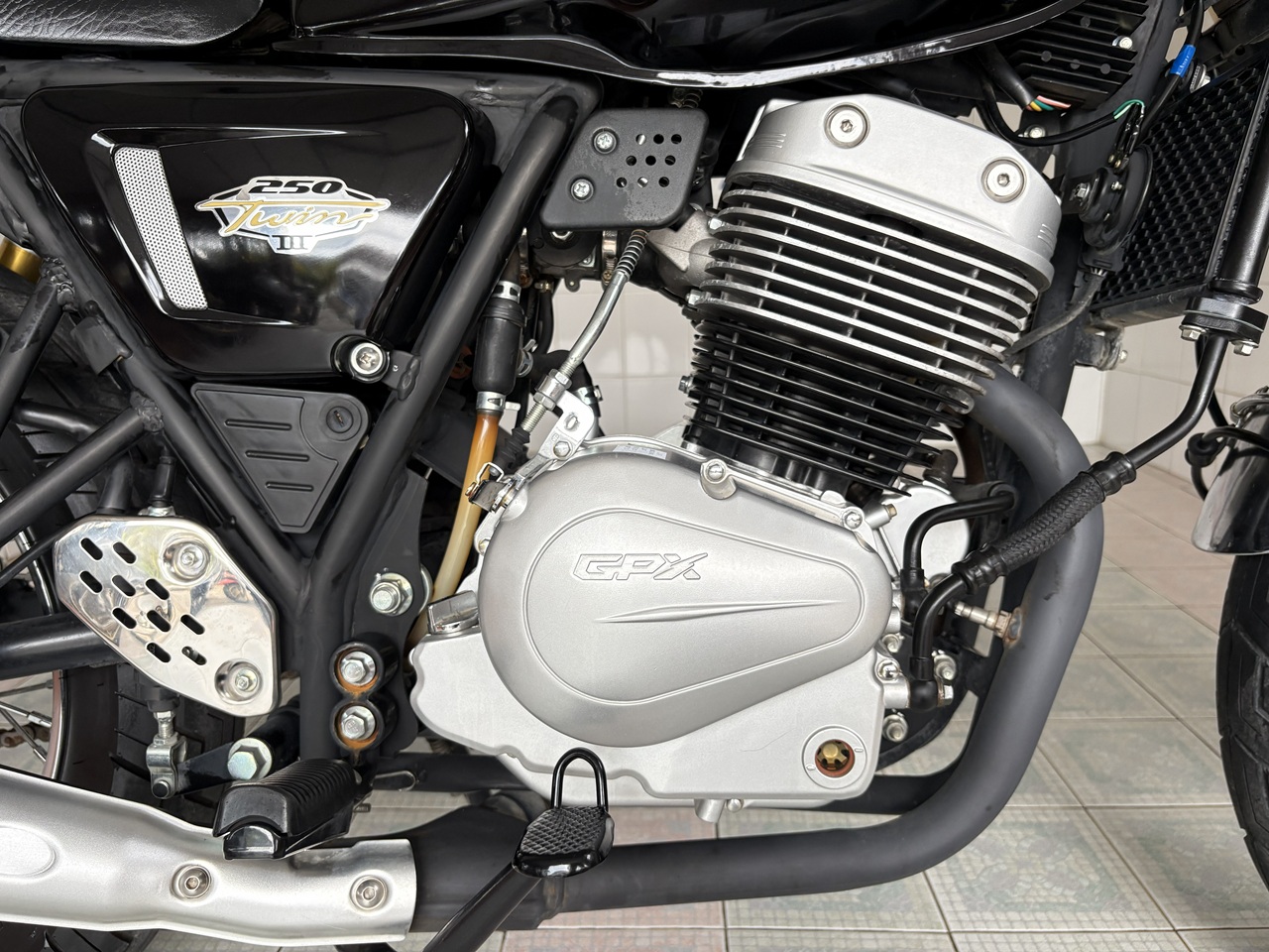 GPX Legend250 TwinIII ดำ4 (6)