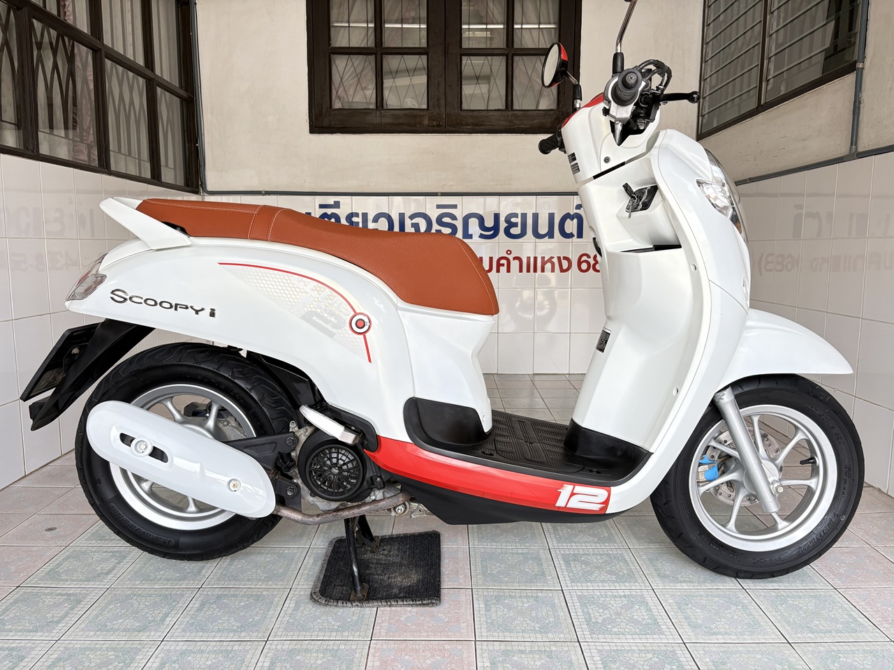 Honda Scoopy-i ล้อแม็ก ขาว-แดง (2)