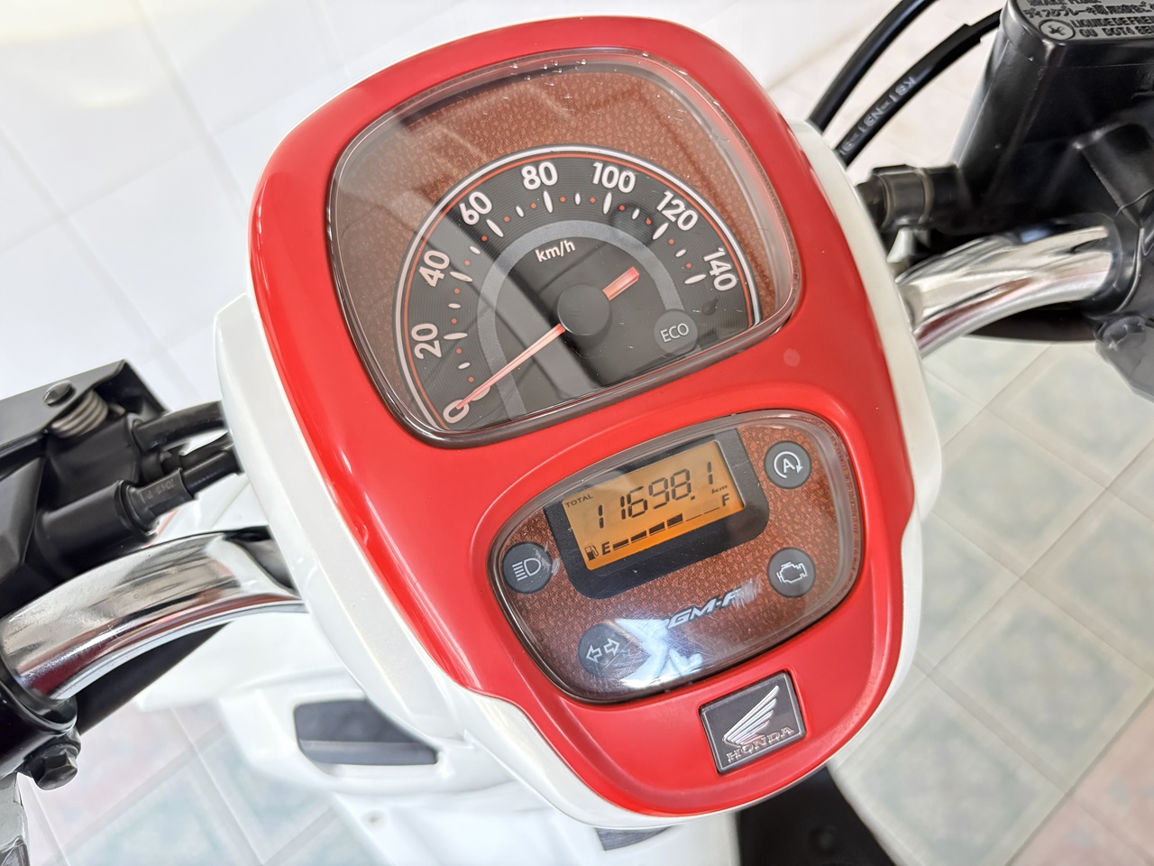 Honda Scoopy-i ล้อแม็ก ขาว-แดง (4)