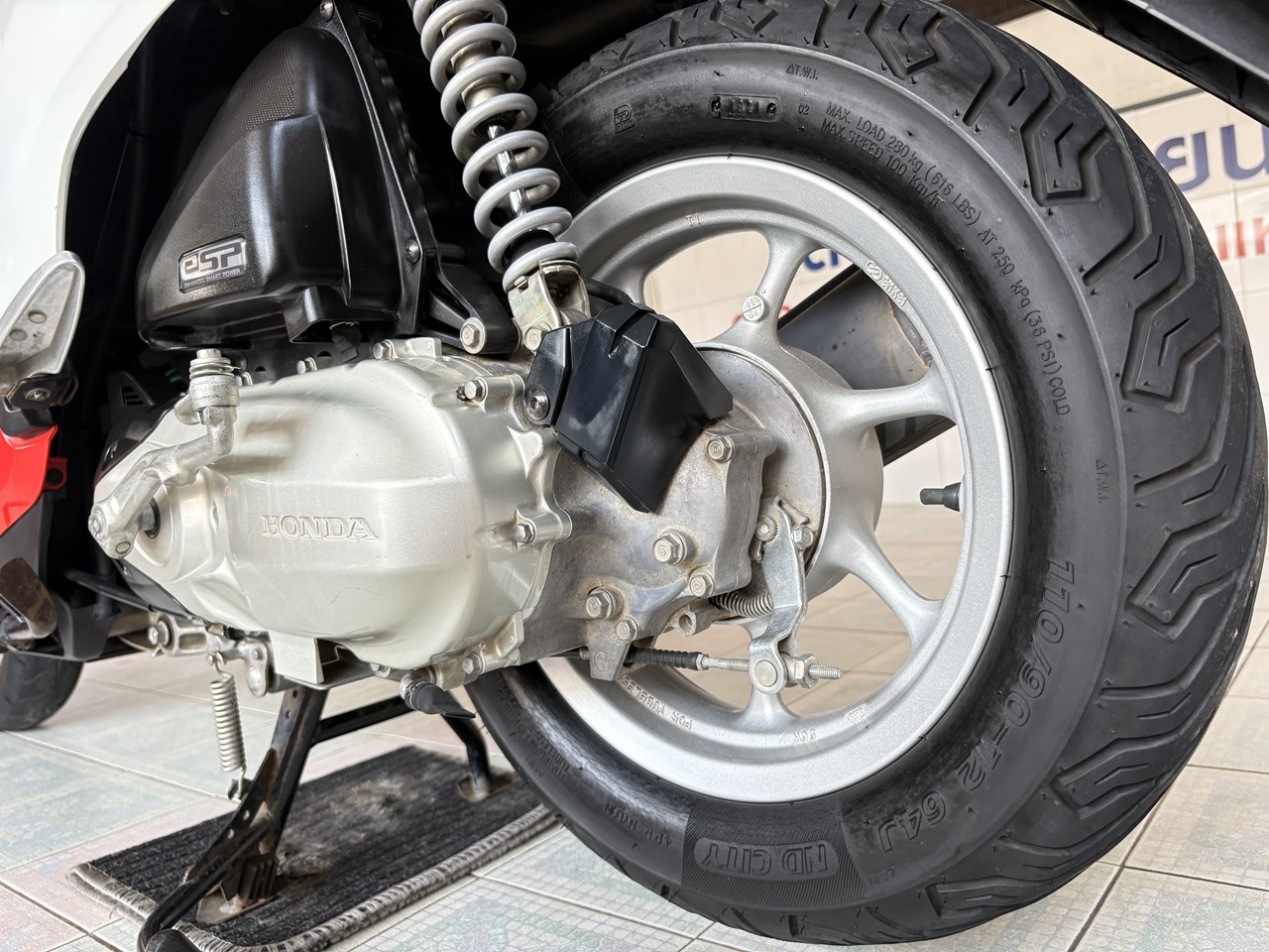 Honda Scoopy-i ล้อแม็ก ขาว-แดง (6)