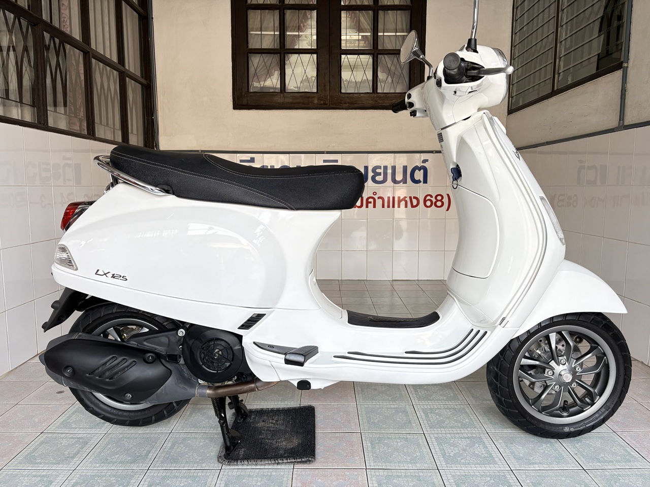 Vespa LX125 ขาว4 (2)