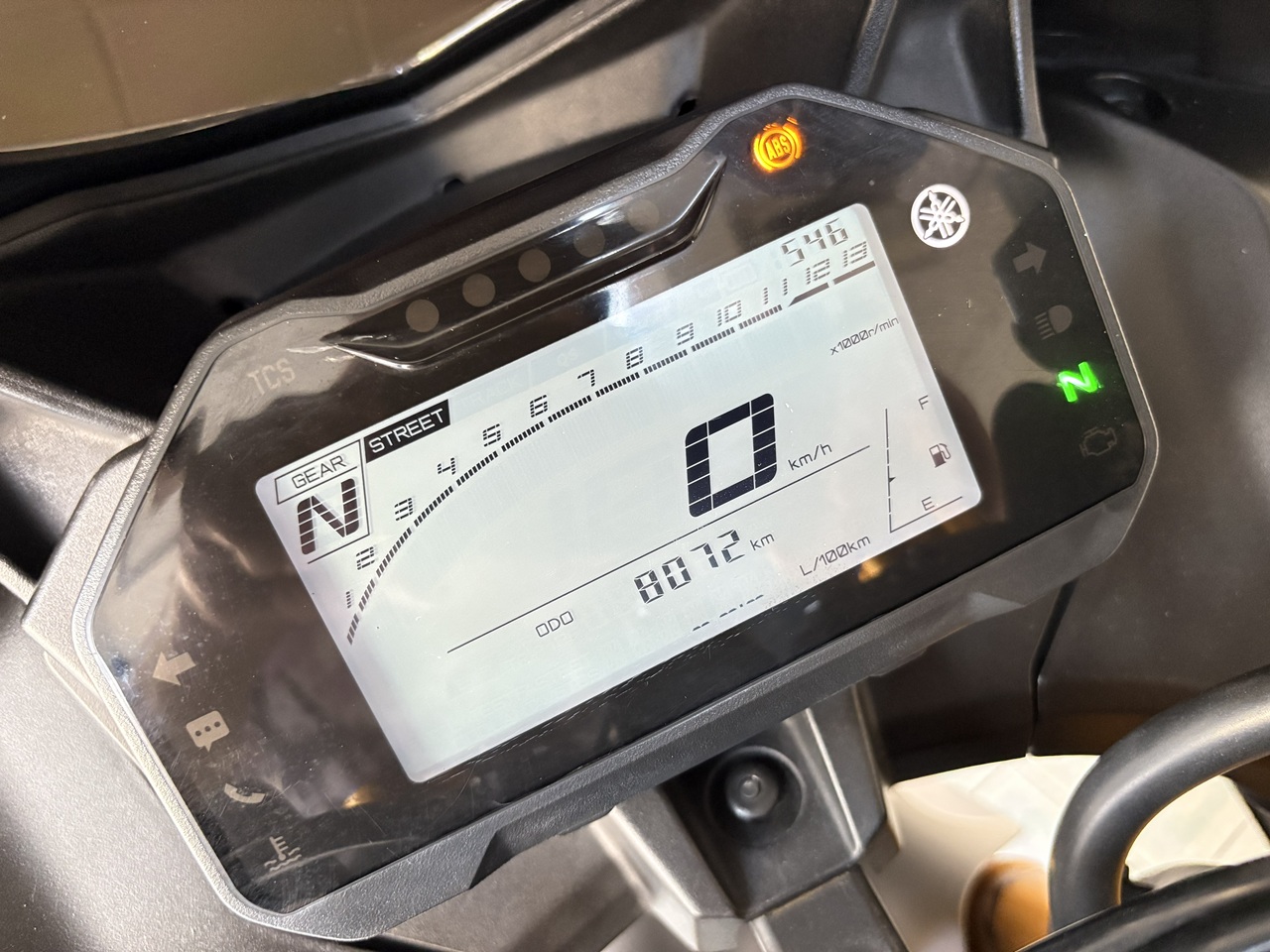 Yamaha R15M Connected ABS เทา-ดำ4 (4)
