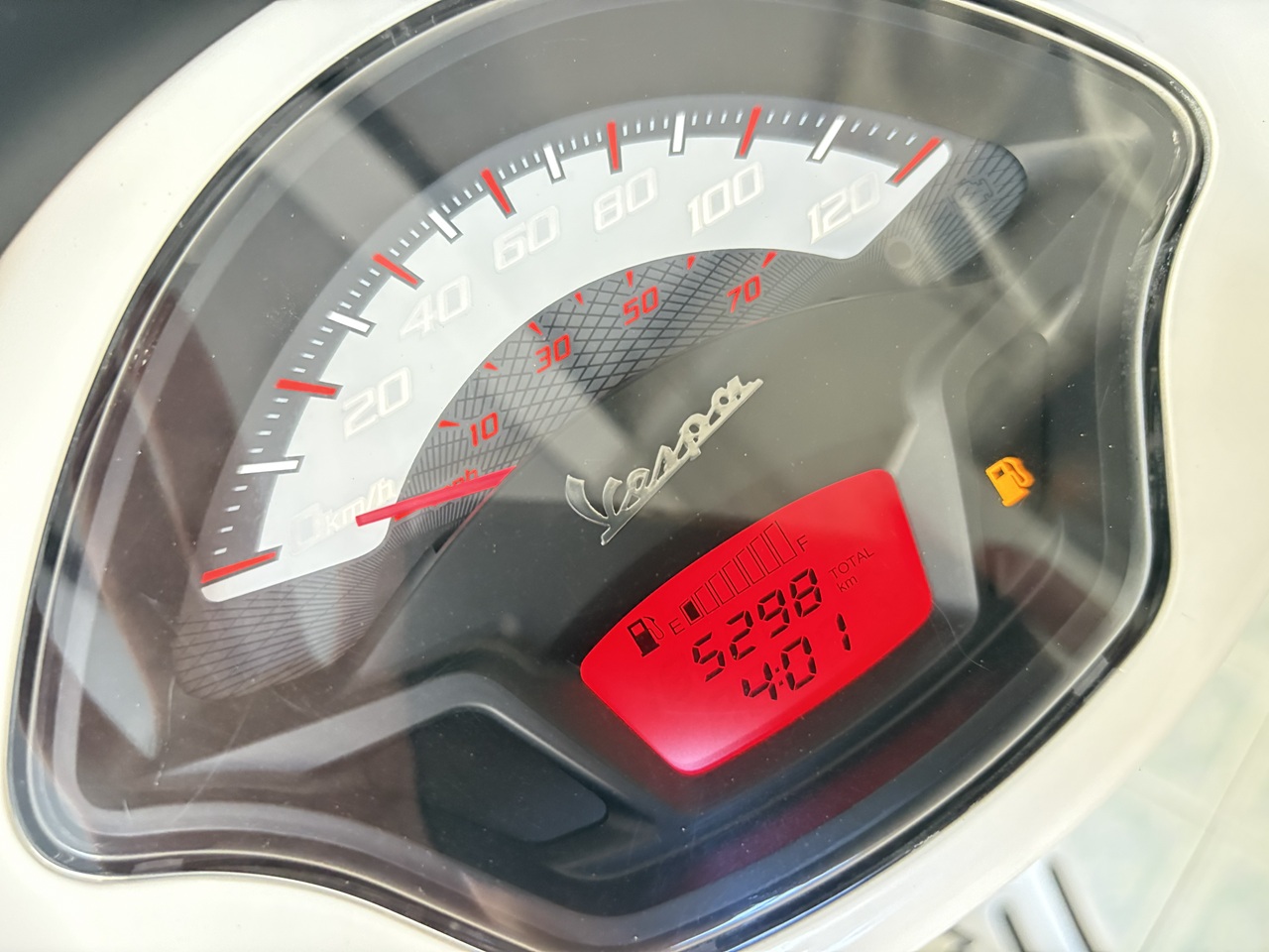 Vespa S125 ขาว (4)