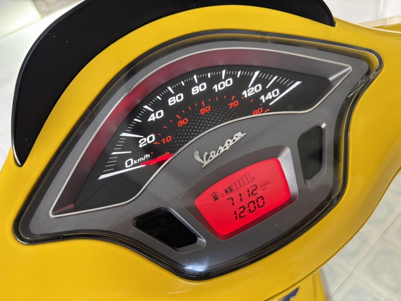 Vespa Sprint125 ABS เหลือง2 (4)