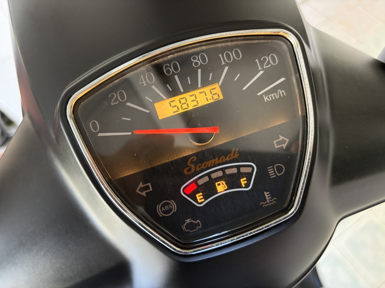 Scomadi Technica125i ดำ4 (4)