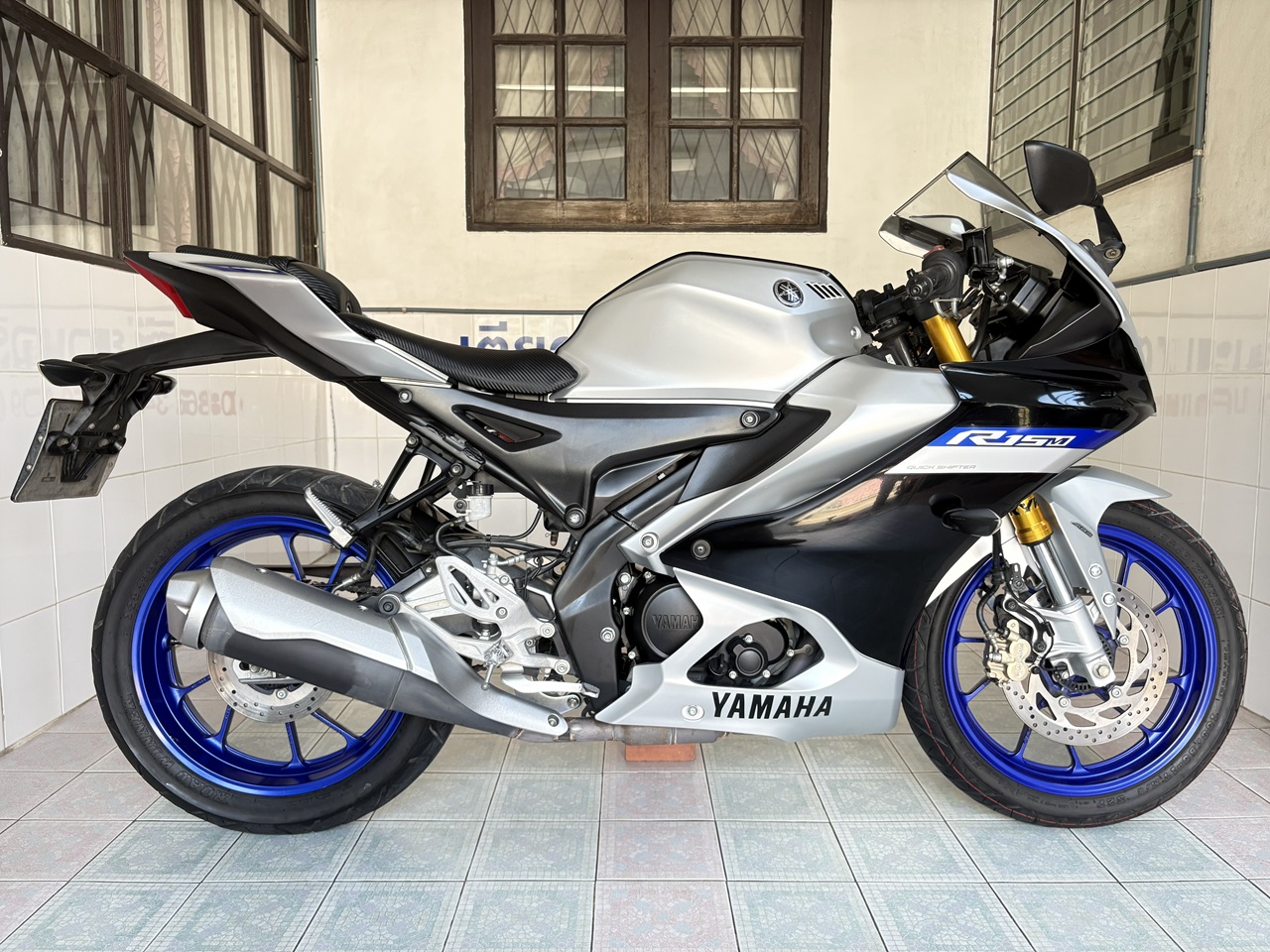 Yamaha R15M Connected ABS เทา-ดำ5 (2)
